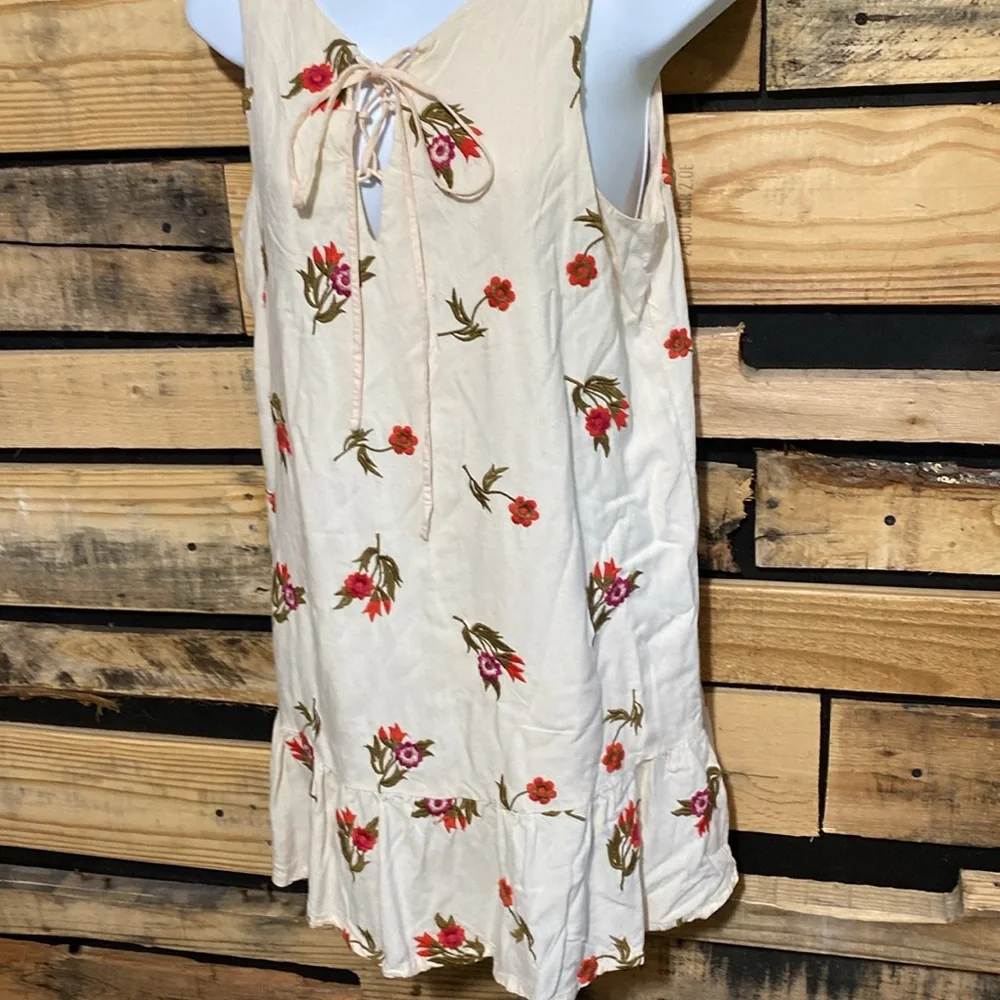 Lovers & Friends Revolve Cream Embroidered Shift Floral Dress Sleeveless‎ Mini S